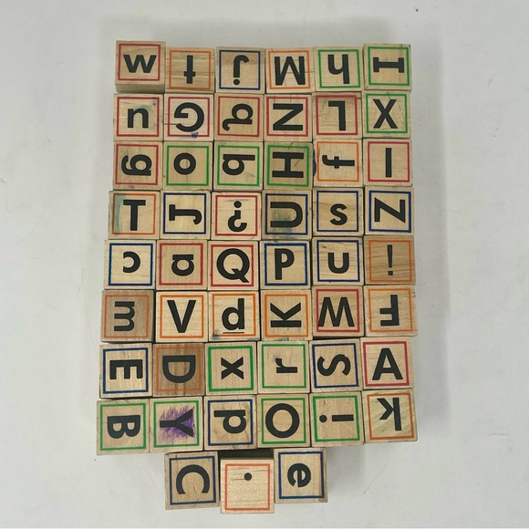 Several individual wooden stamps - Picture 1 of 6